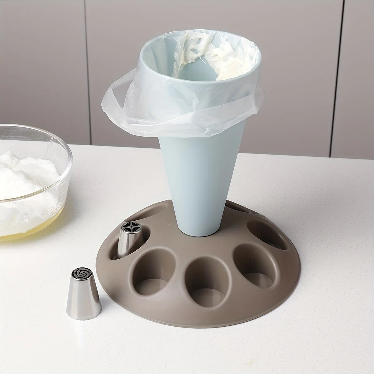 Pastry Bag Stand Accessories Baking Tool Display Trays Cookie Decorating Cupcake Nozzle Cake Decorating Tool Frosting Bag Holder